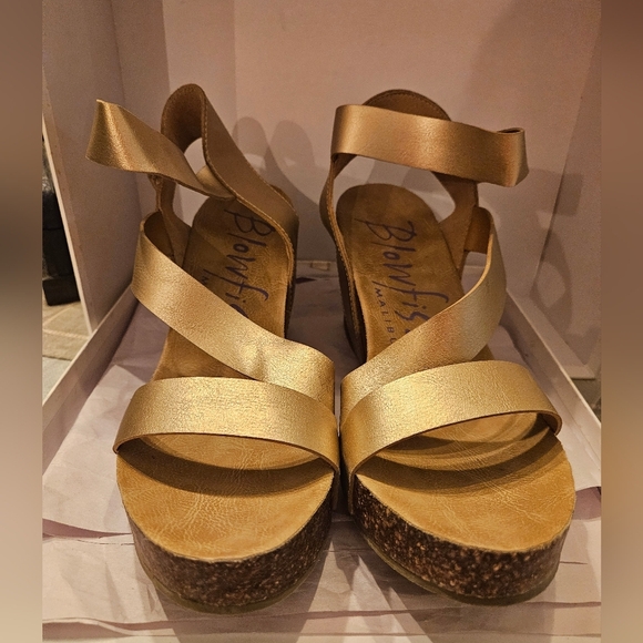 Blowfish malibu gold wedges womens sz 9.5 comfortable - Picture 2 of 4